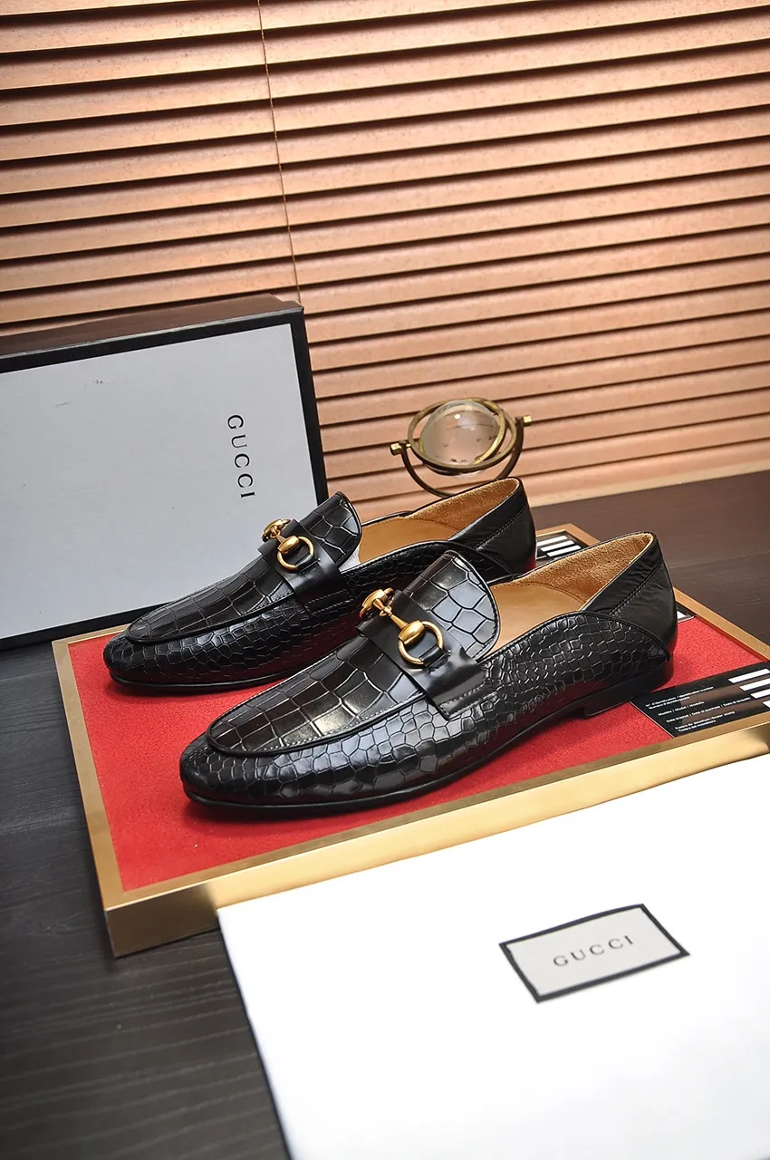 Men's shoes 💰520💶【GUCCI】 (High-end Niuli) New 🍀Gucci* - top version Gucci Peas shoes! Made of imported original cowhide, the inner top layer is comfortable cowhide lining! Original wear-resistant rubber outsole! High quality products! Code number 38-44!